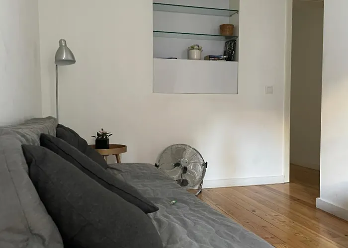 Watching Lisbon Apartments